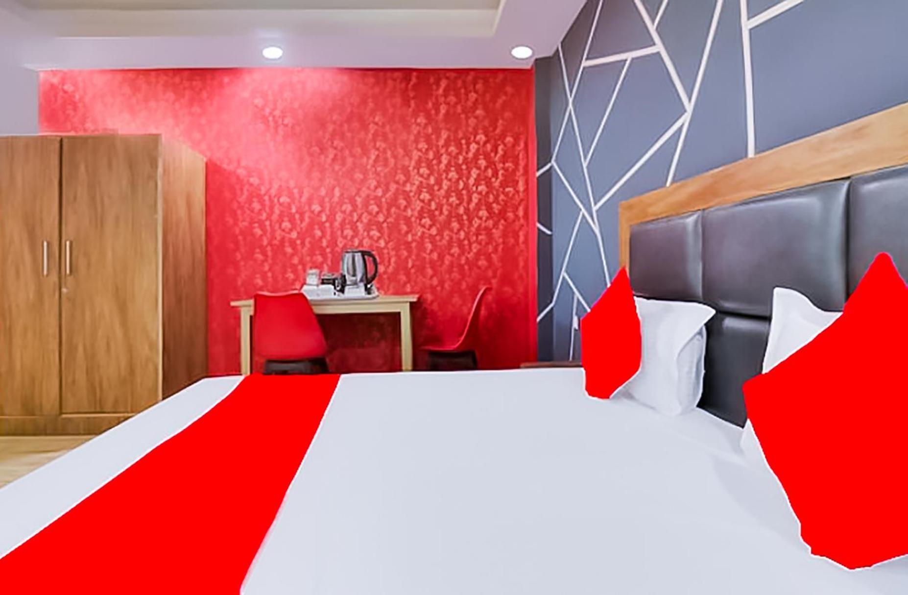 In South Delhi - Nizamuddin Dargah Hotel 3*